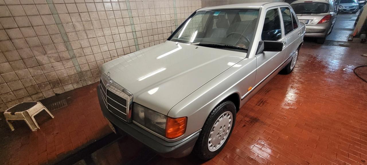 Mercedes-benz 190 2.0 E