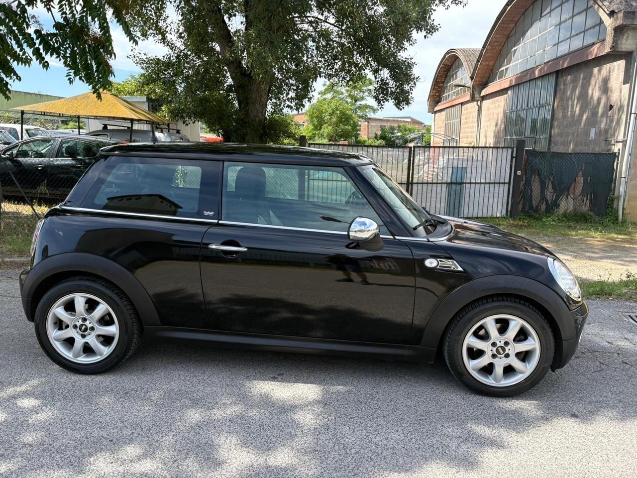 Mini 1.6 benzina 16V One (72kW) 2010 135.000 KM