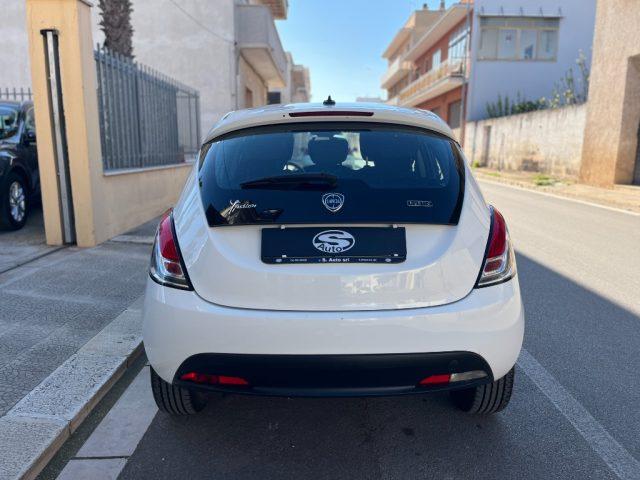 LANCIA Ypsilon 1.0 5p Hybrid Silver