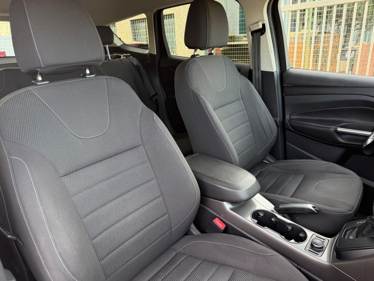 Ford Kuga 2.0 TDCI 140 CV 4WD Powershift Titanium