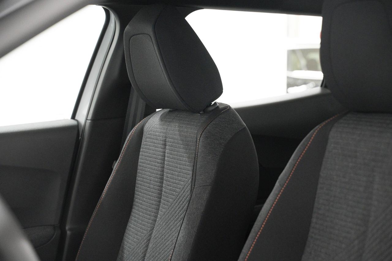 Peugeot 2008 Hybrid 145 e-DCS6 Style