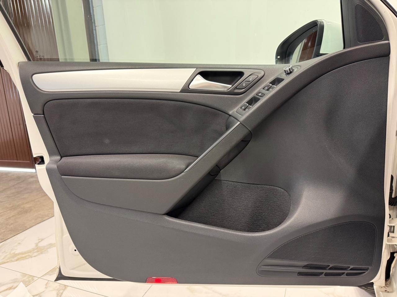 Volkswagen Golf 1.6 TDI DPF DSG 5p. Highline