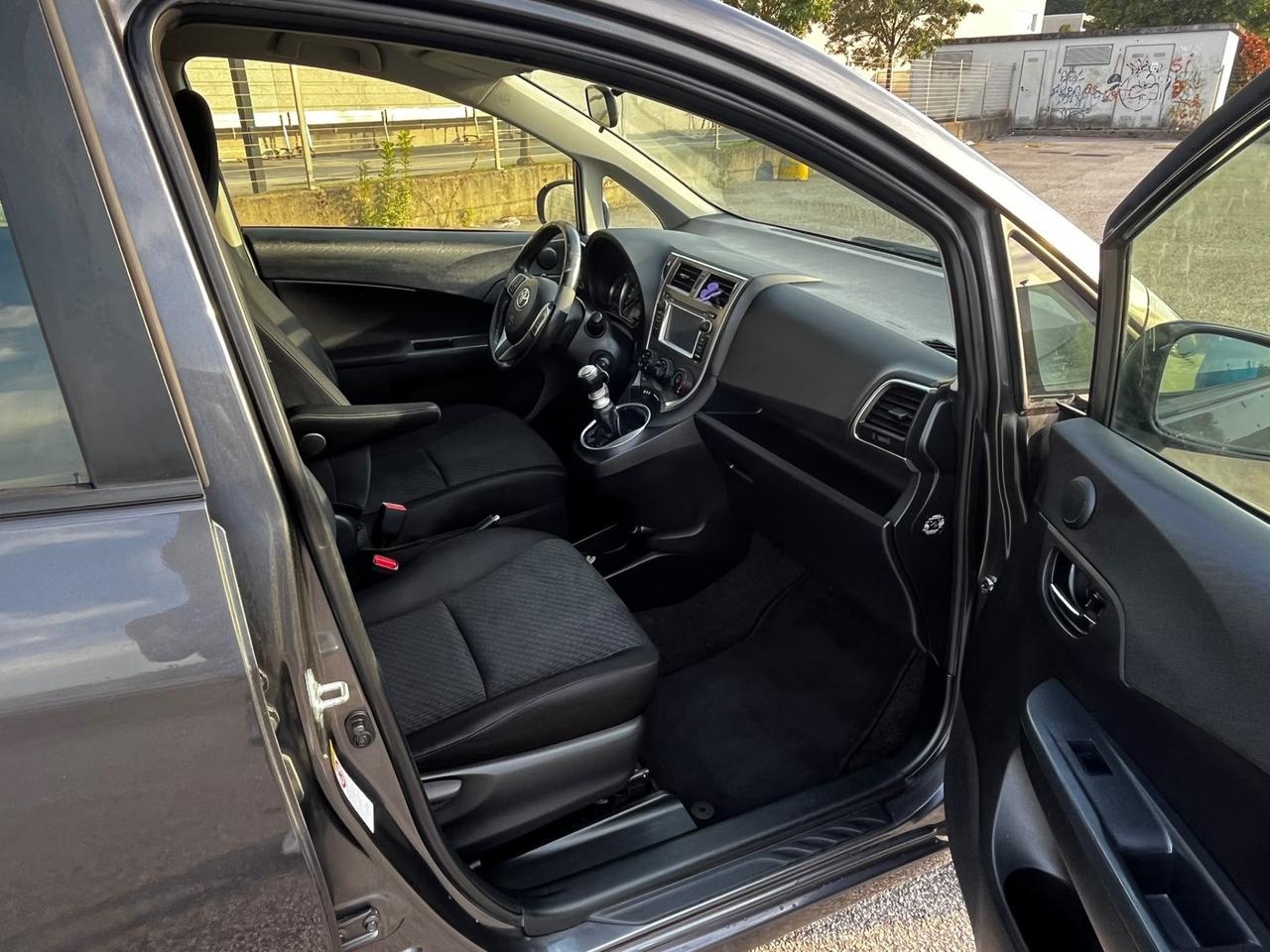Toyota Verso-S 1.3 MT
