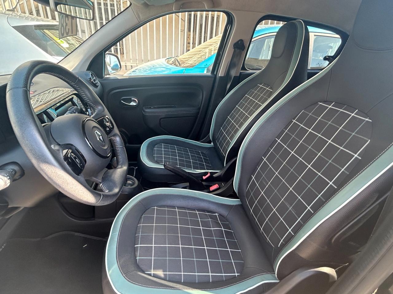 Renault Twingo SCe EDC La Parisienne