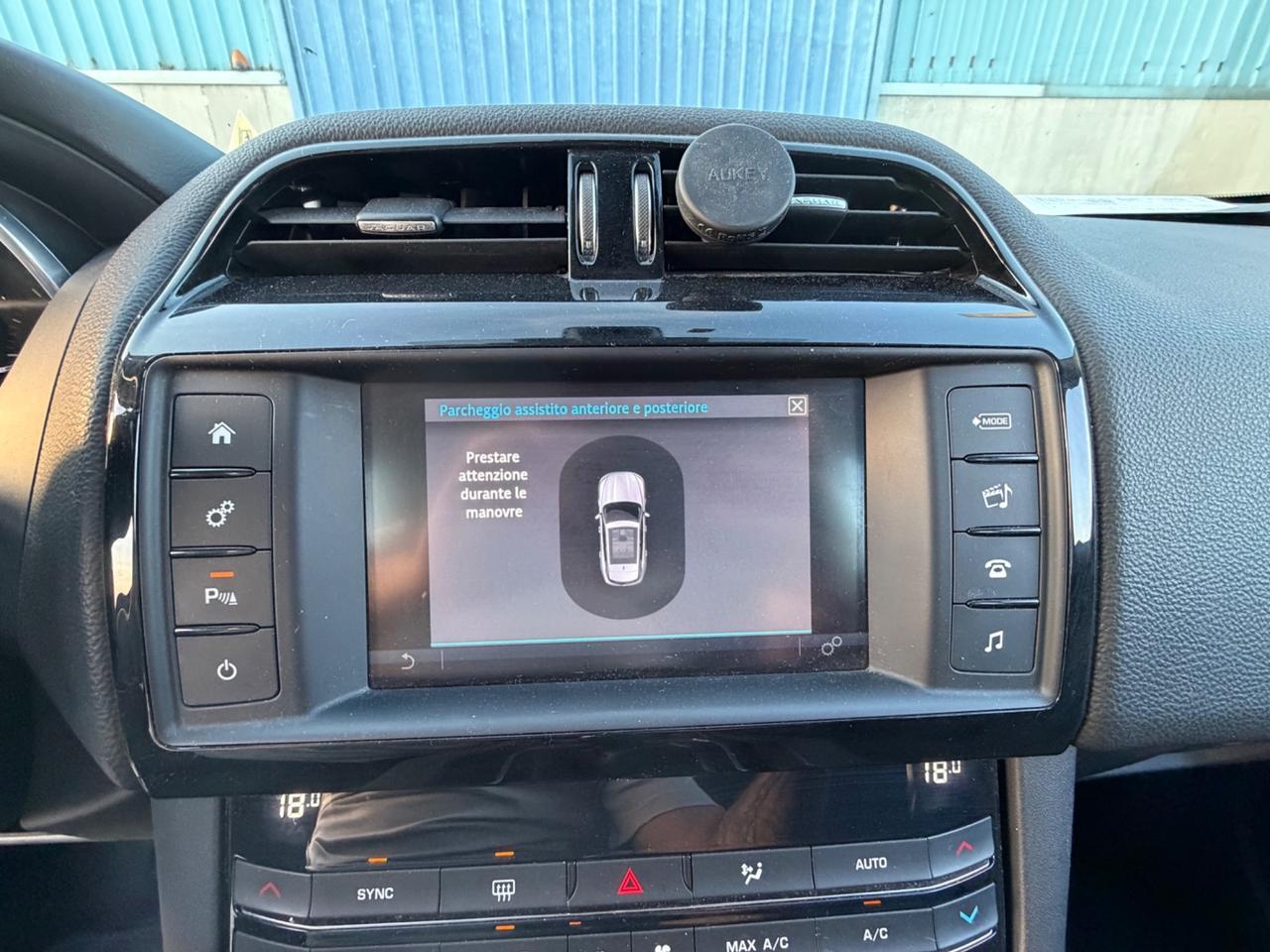 Jaguar F-Pace 2.0 D 180 CV Prestige