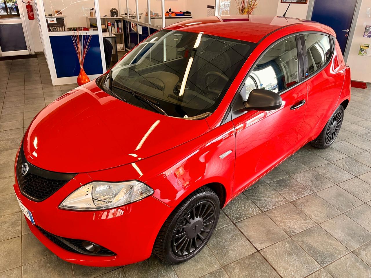 Lancia Ypsilon 1.2 69 CV 5 porte S&S Gold