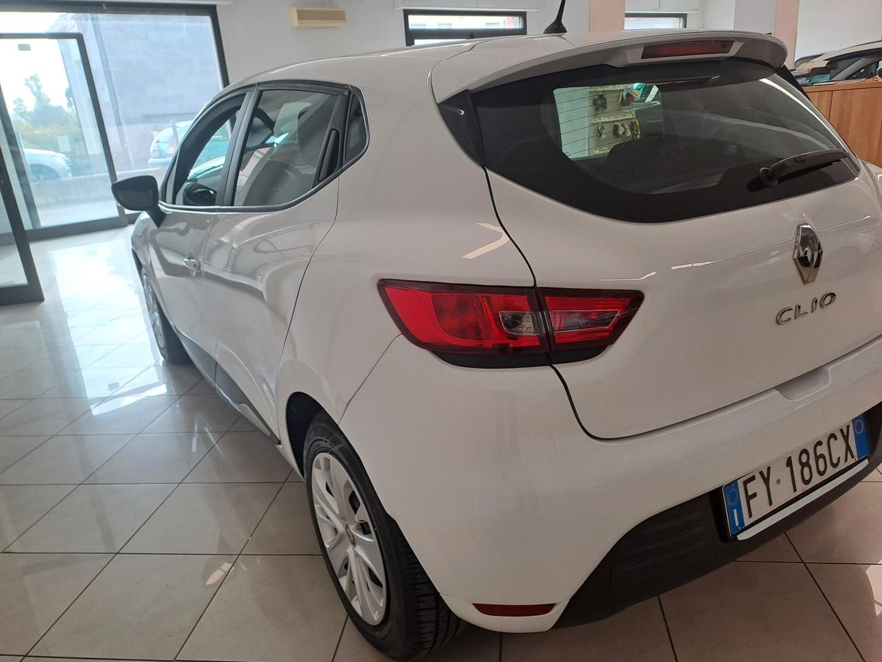 Renault Clio TCe 12V 90 CV GPL 5 porte Moschino Zen