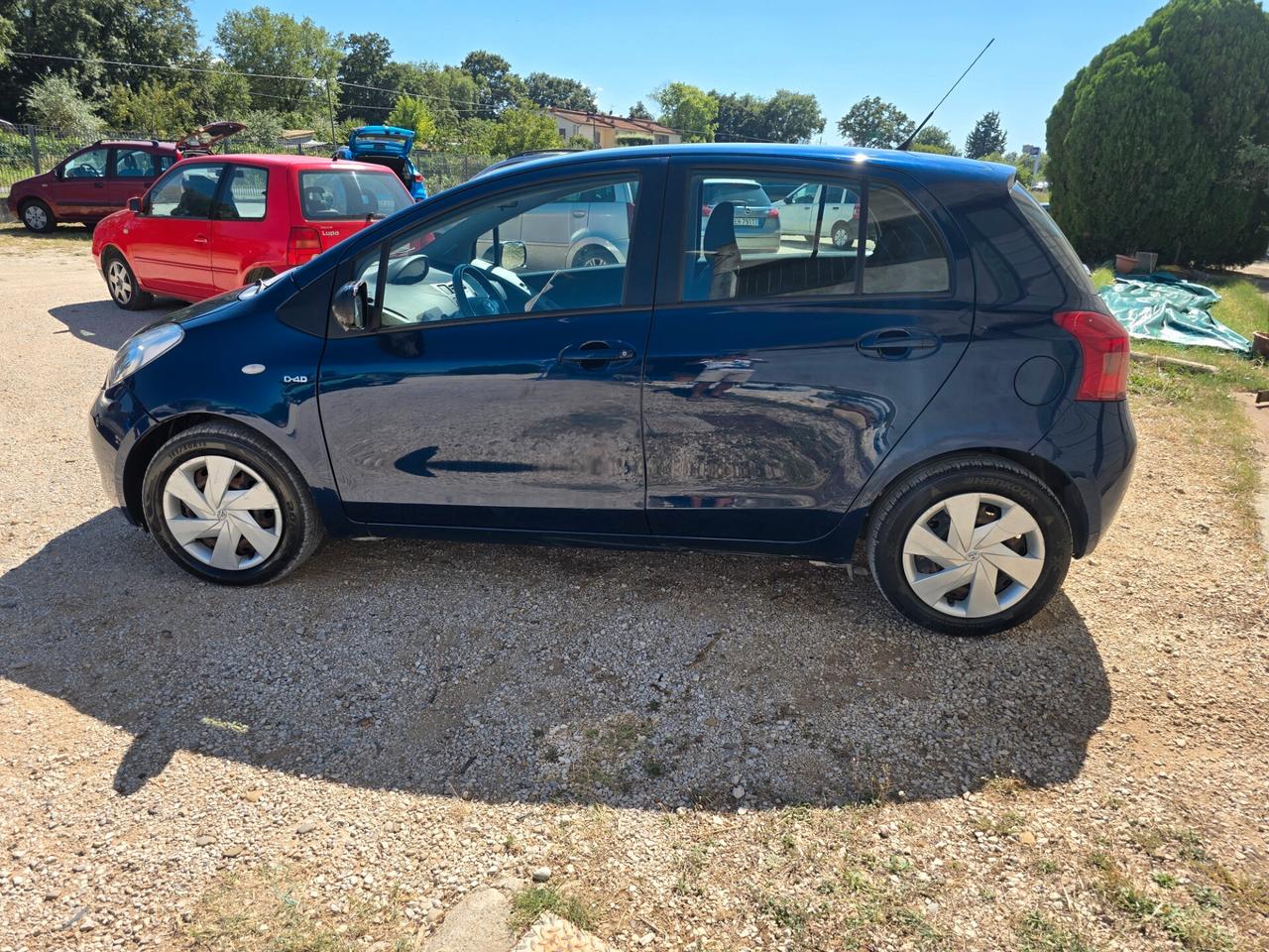 Toyota Yaris 1.4 D-4D 5 porte AUTOMATICA Sol 90cv