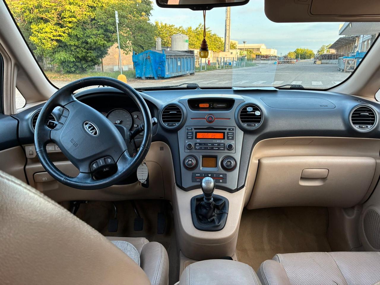 Kia Carens 2.0 16V CRDi VGT LX Family