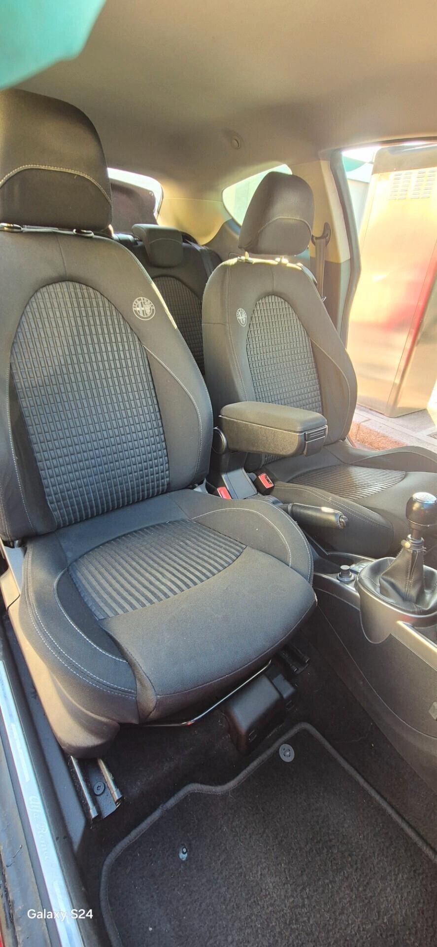 ALFA ROMEO MiTo 1.4 105 CV M.air SeS Distinctive