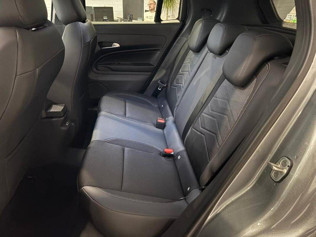 Jeep Avenger E-hybr.mhev Summit fwd 110cv edct6