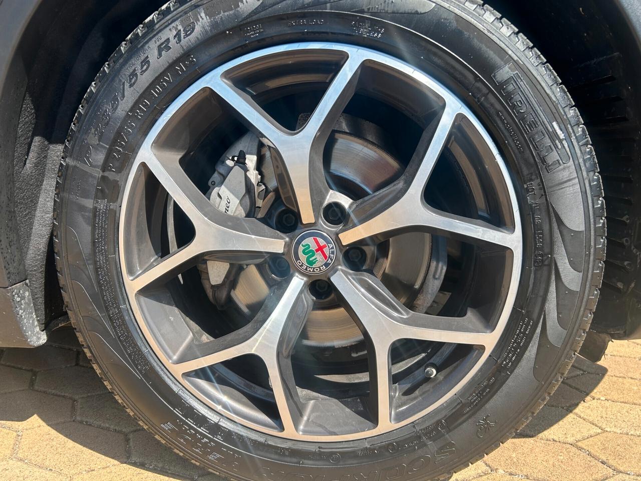 Alfa Romeo Stelvio 2.2MJ 160CV AT8 Sport-Tech CER.19 PELLE