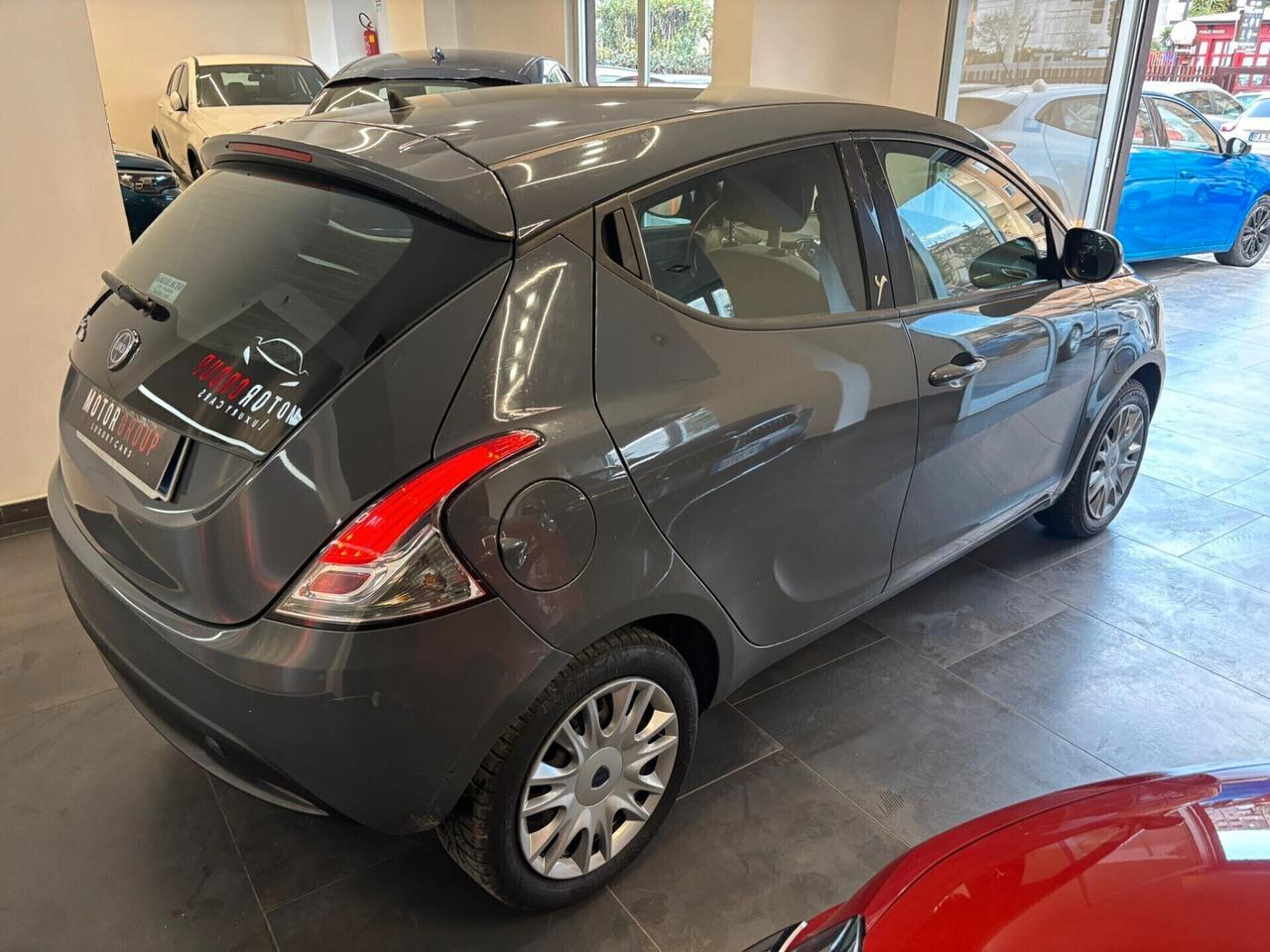 Lancia Ypsilon 1.3 MJT 16V 95 CV 5 porte S&S Silver