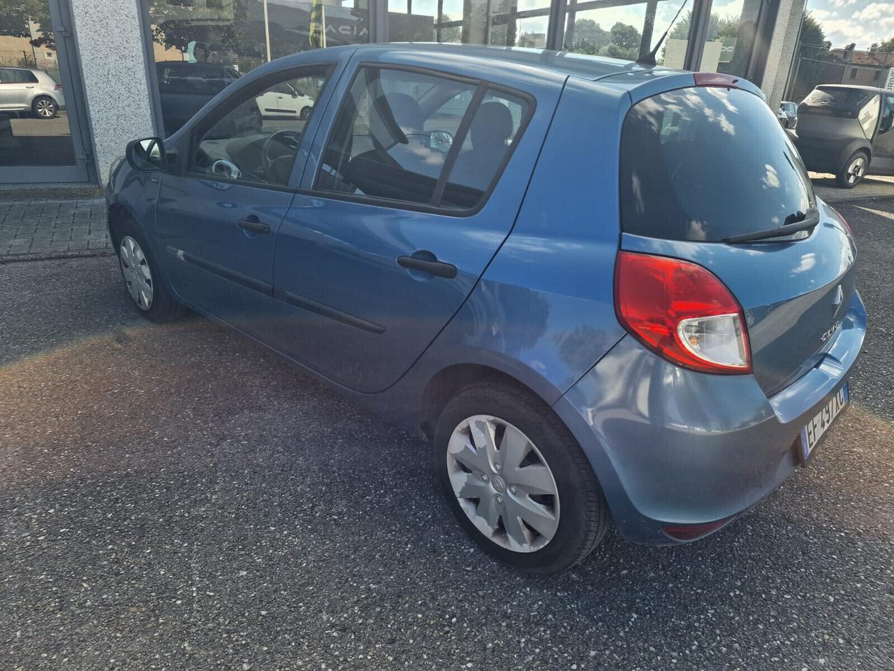 RENAULT CLIO 1.2 16V 5P SOLO 70.000 KM.03/2011