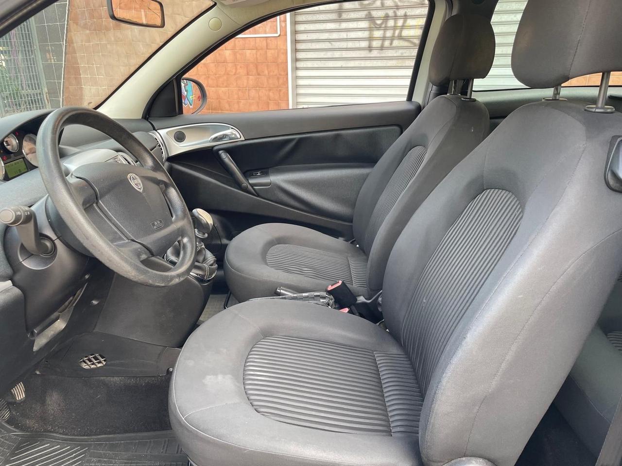 Lancia Ypsilon 1.2 69 CV Argento km 91000