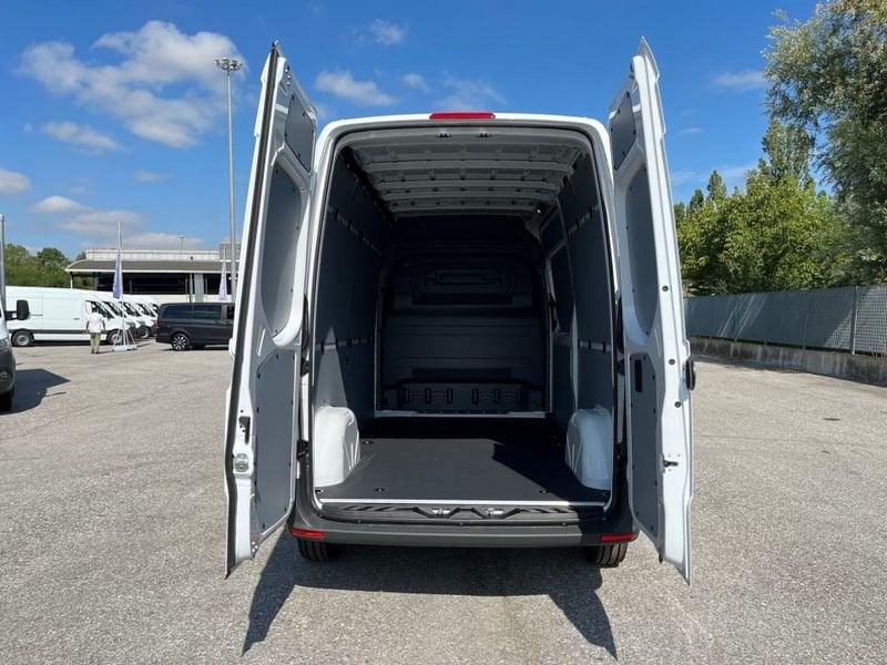 Mercedes-Benz Sprinter 211 CDI F 39/30