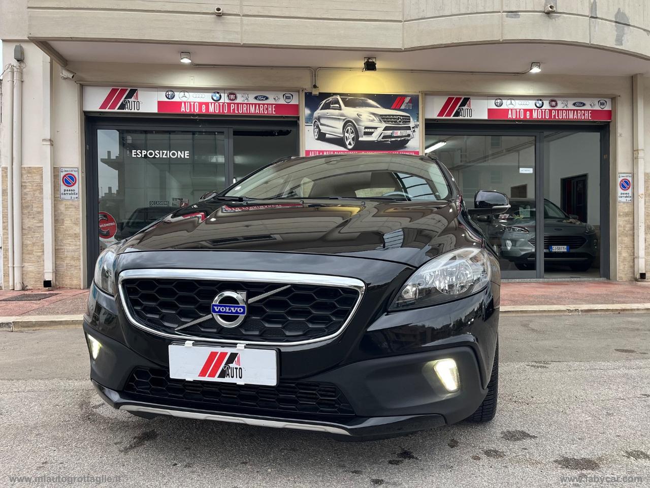 VOLVO V40 Cross Country D2 Volvo Ocean Race