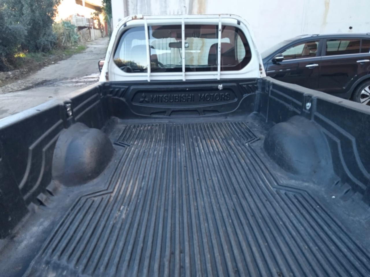 Mitsubishi L200 2.5 DI-D 4x4 2 porte 190000KM