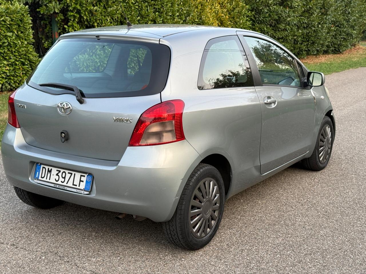 Toyota Yaris 1.0 3 porte Sol