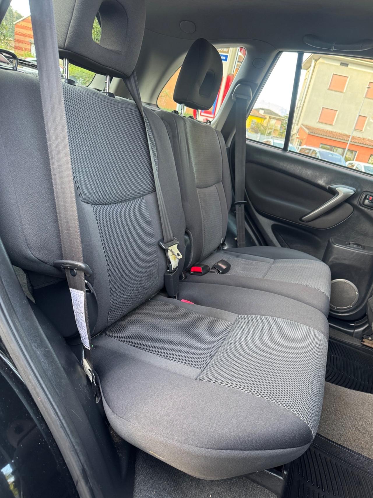 Toyota RAV 4 RAV4 2.0 Tdi D-4D cat 5 porte Sol