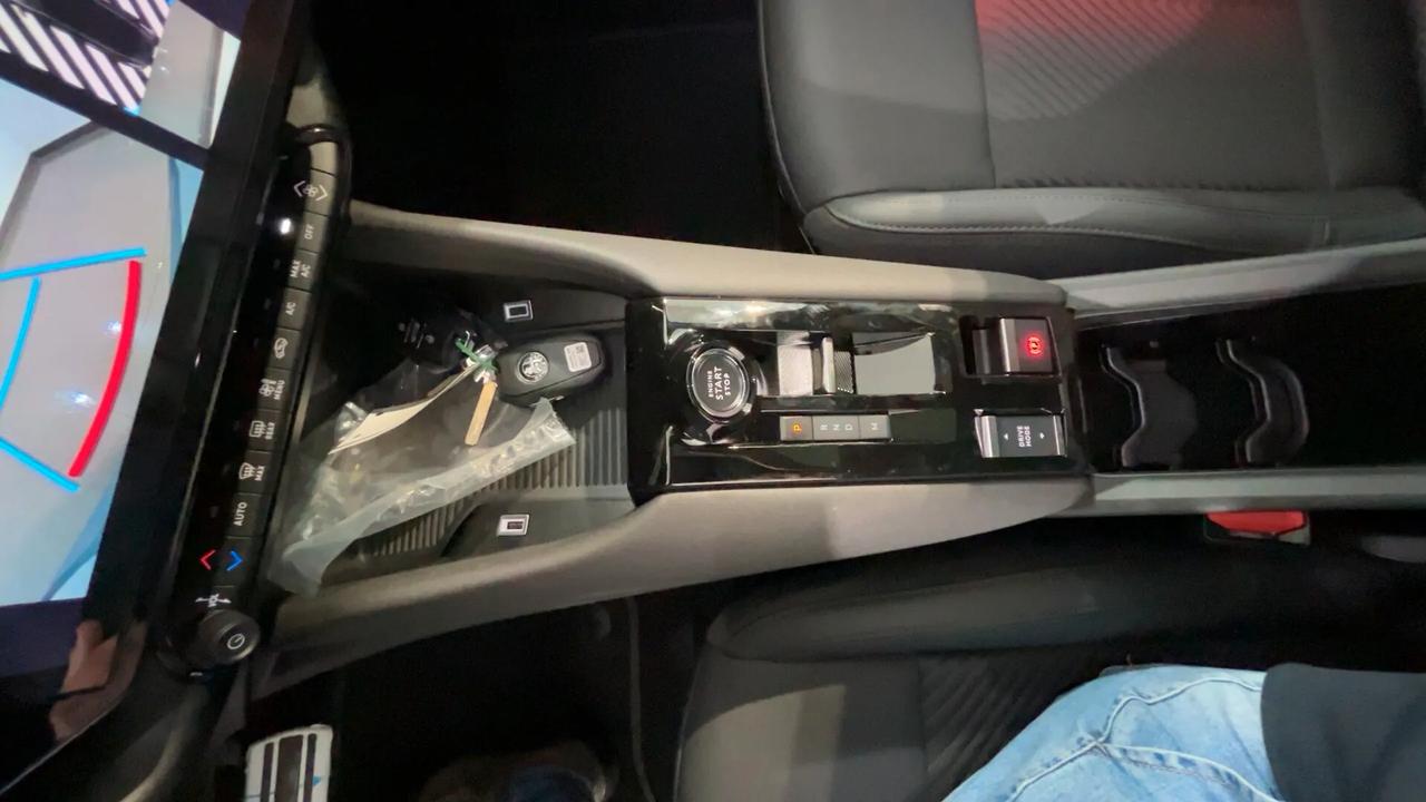 Alfa Romeo Junior 1.2 145 CV Hybrid eDCT6 Speciale KM0