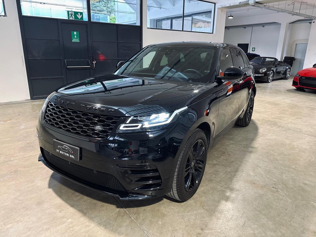 Land Rover Range Rover Velar R-Dynamic 240cv TOTAL BLACK-SCHERMI-LUCI AMBIENTE