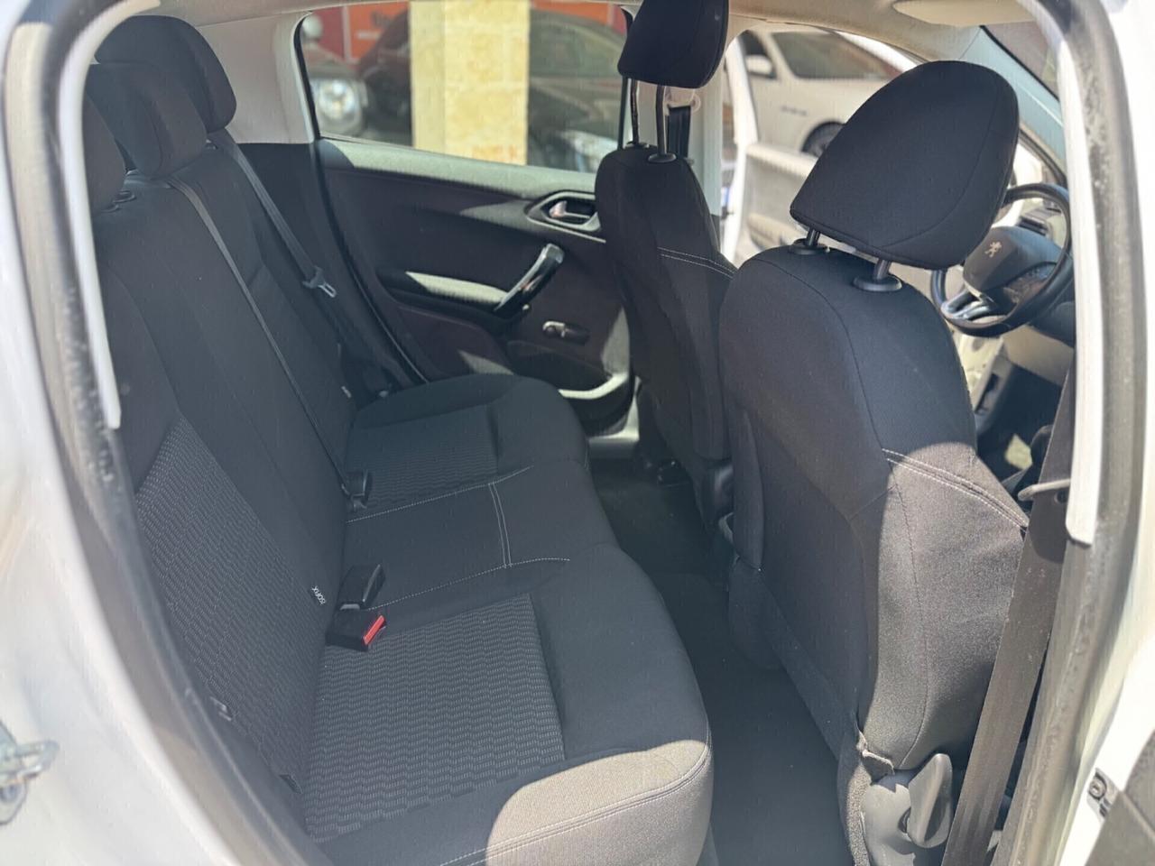 Peugeot 208 BlueHDi 100 navigaz CASTELLETTO 8