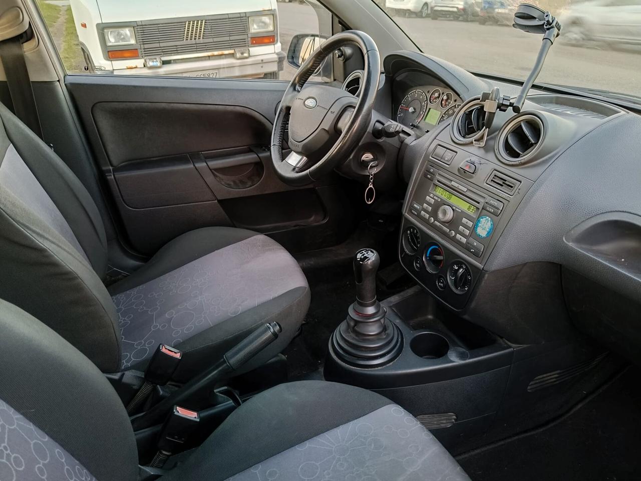 Ford Fiesta 1.2 benzina