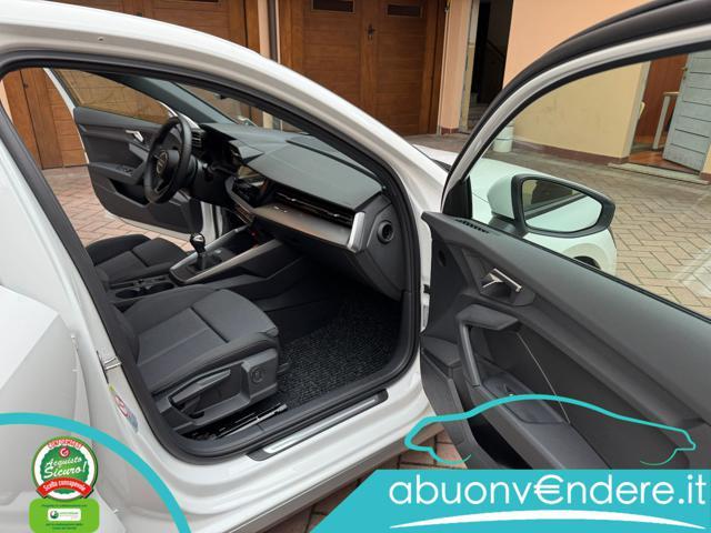 AUDI A3 SPB 35 TFSI Identity Black KM ZERO