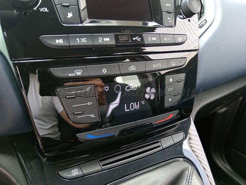 Lancia Ypsilon Ypsilon 1.0 firefly hybrid Oro s&s 70cv