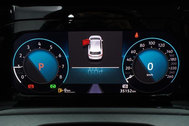 VOLKSWAGEN Golf Golf 1.0 eTSI EVO DSG Life