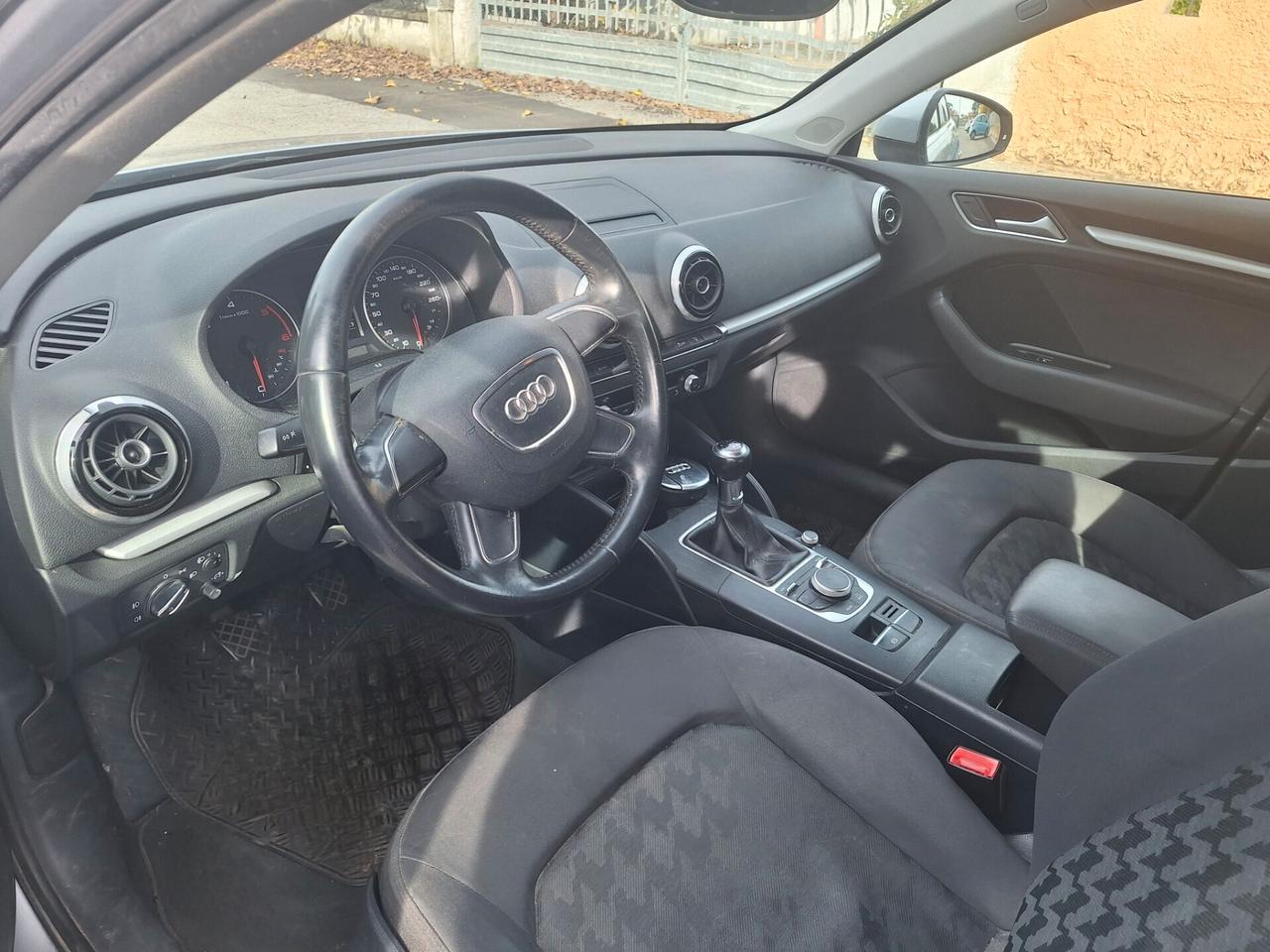 Audi A3 SPB 1.6 TDI ultra Attraction