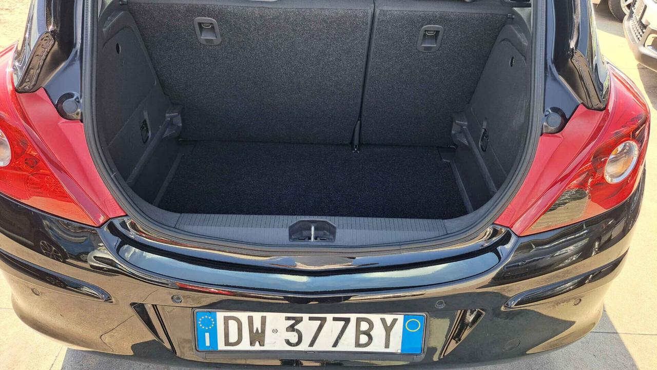 Opel Corsa 1.2 Benzina 80Cv Sport