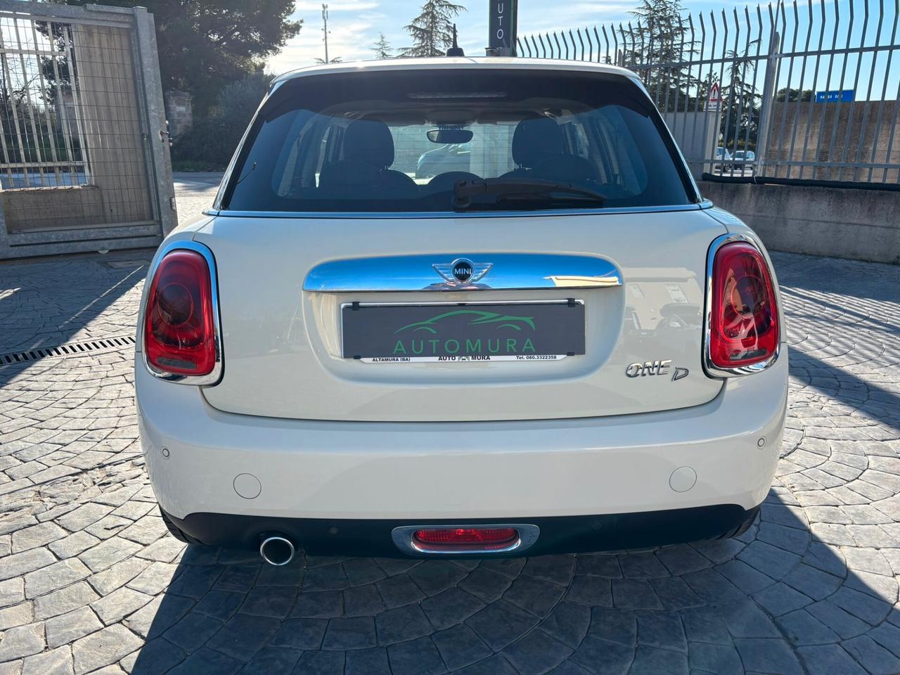 MINI 1.5 ONE D HYPE 5p - FULL-LED