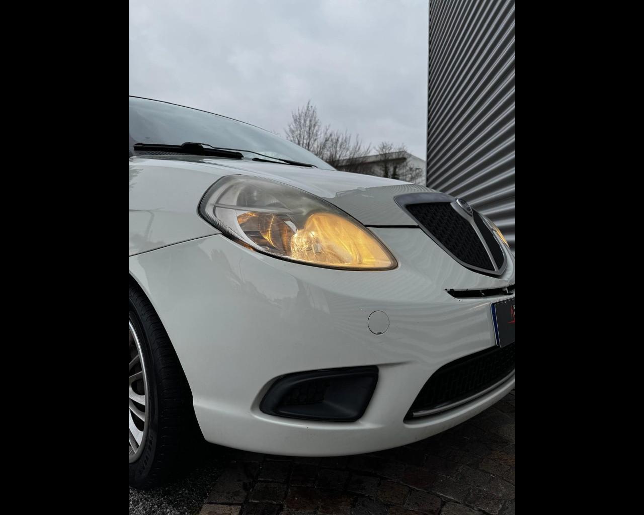 LANCIA YPSILON 1.2 8v ARGENTO