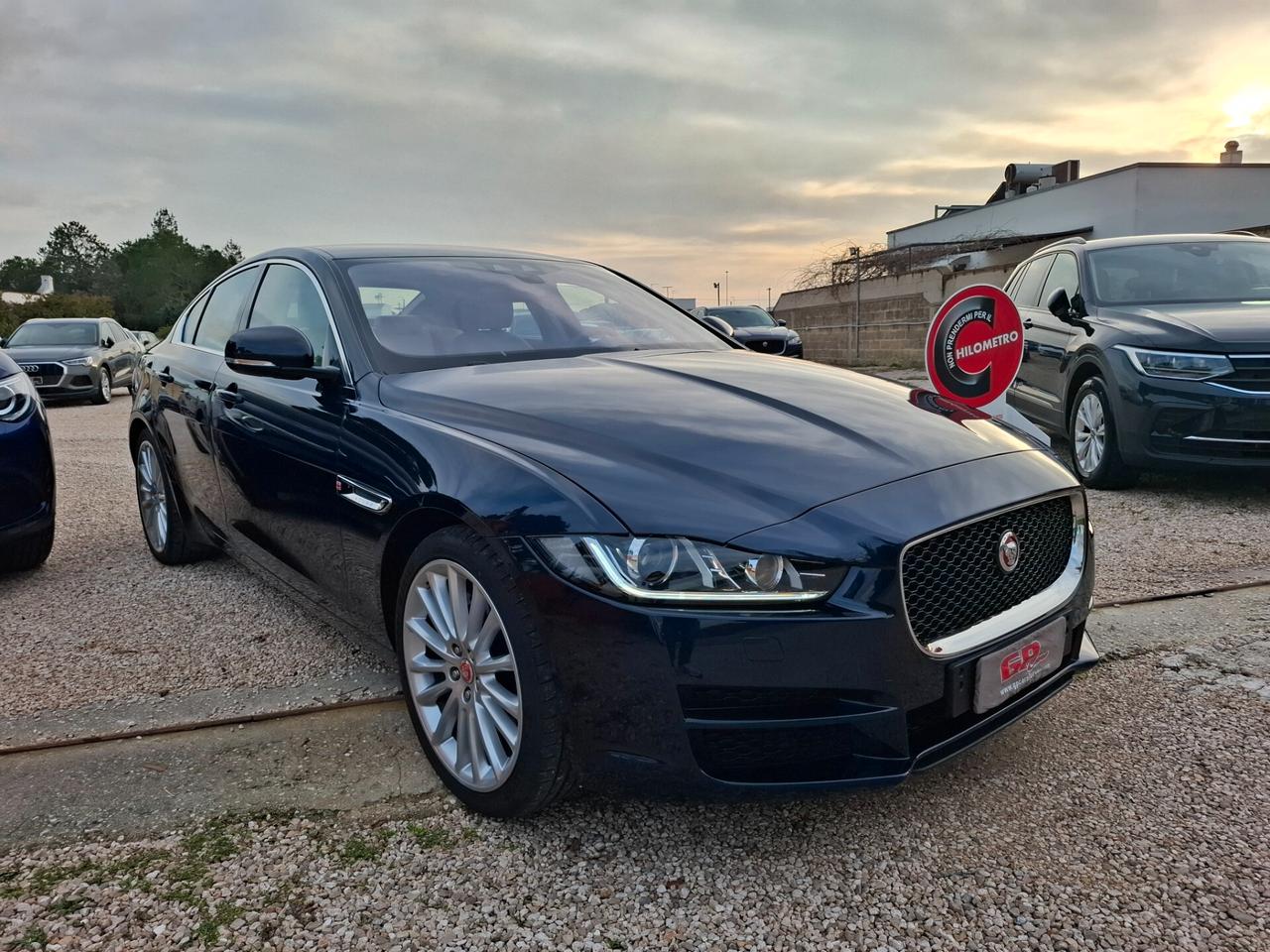 Jaguar XE 2.0 D 180cv *SOLO 23.000 KM*