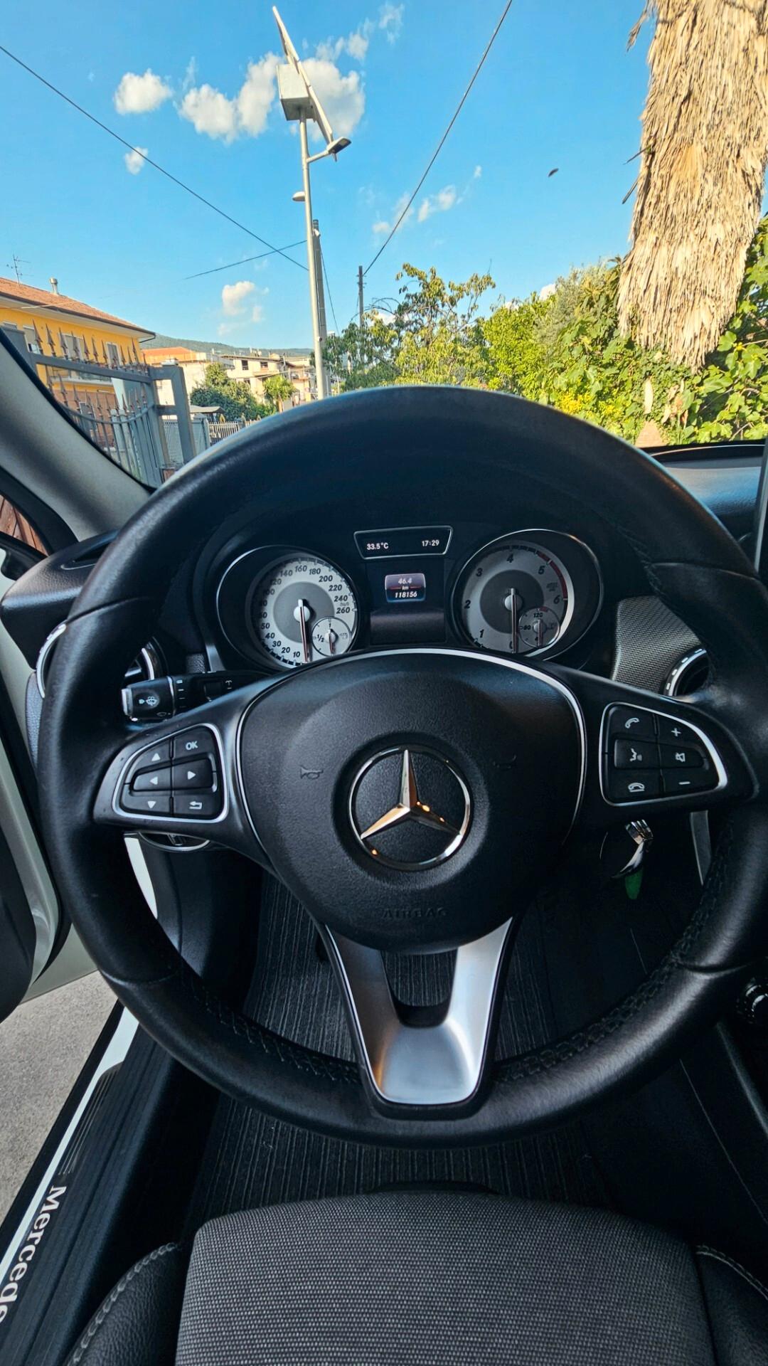 Mercedes-benz GLA 200 d Premium