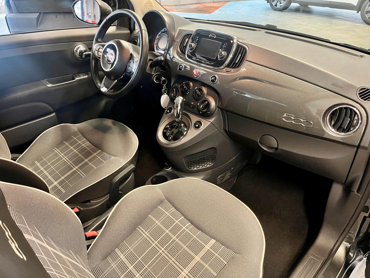 Fiat 500 1.2 Lounge-CAMBIO AUTOMATICO-NEOPATENTATI-
