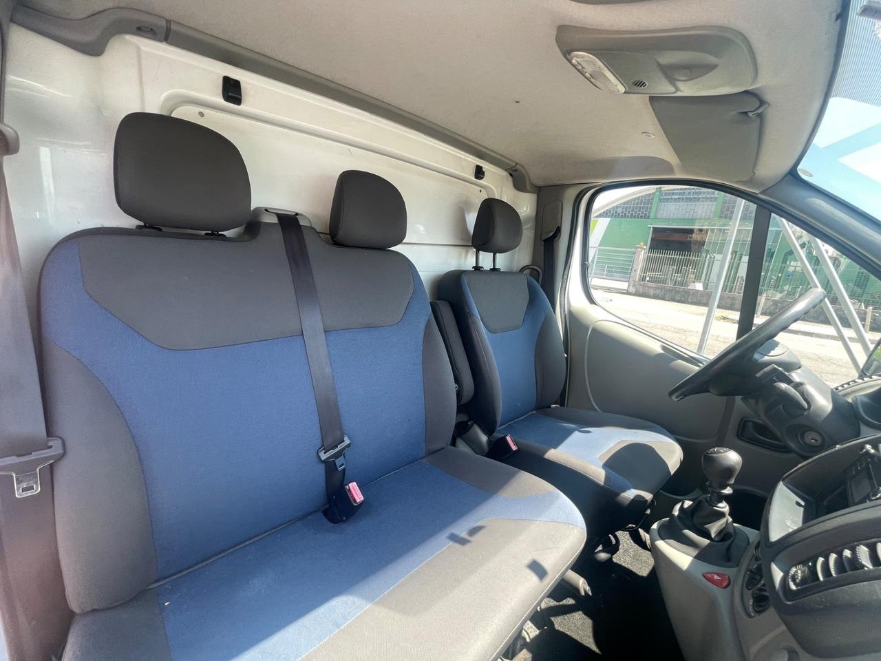 Renault Trafic 2.0 diesel, anno 2014, 220.000 km! Unico proprietario