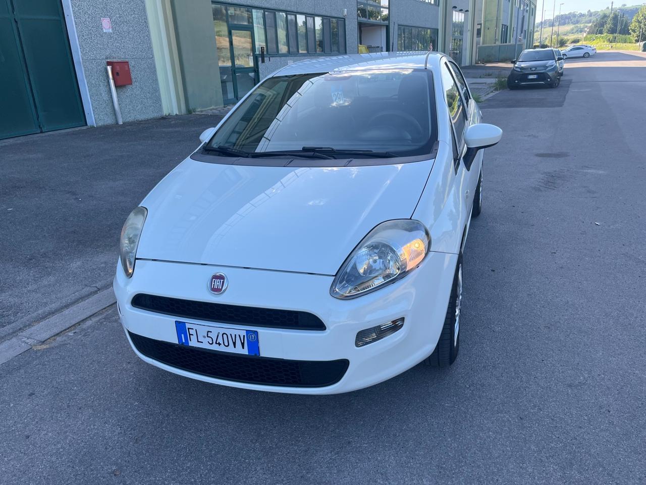 Fiat Punto 2017 1.4 8V 5 porte Natural Power Street