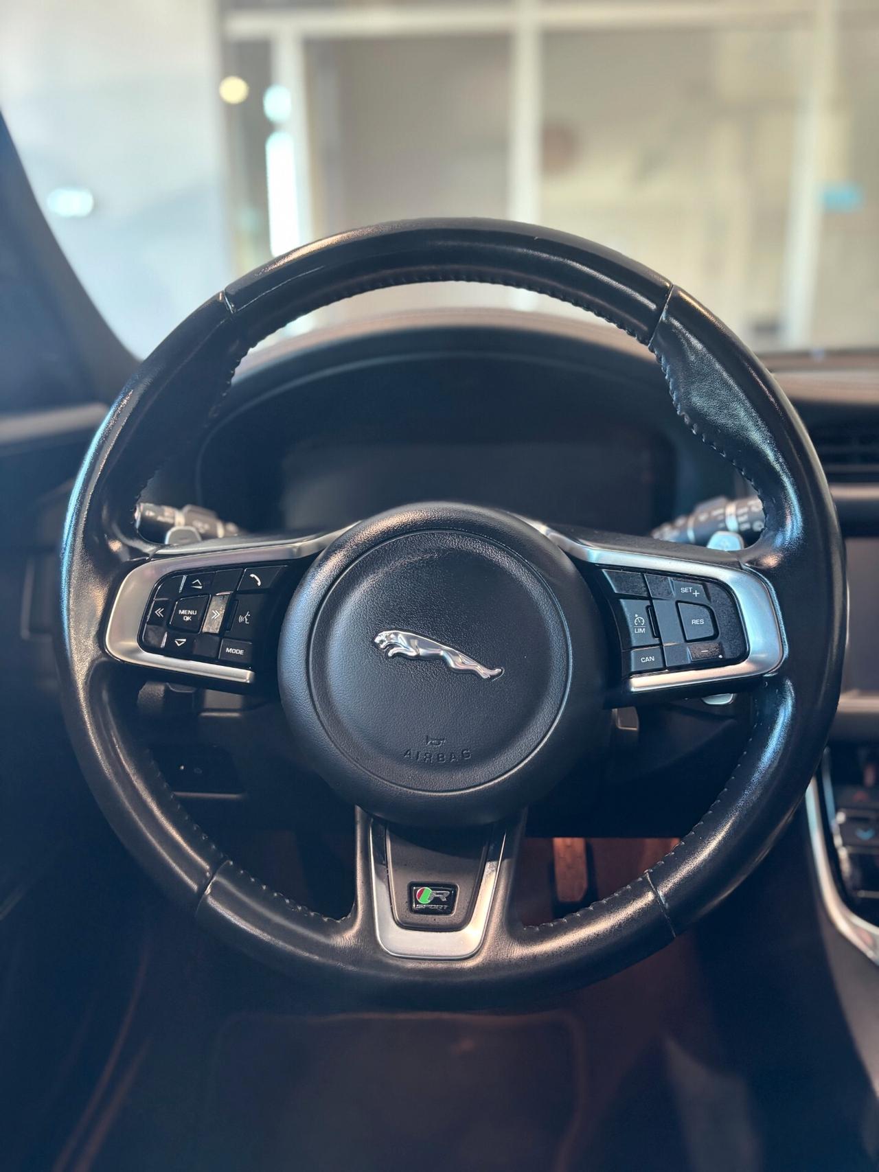 Jaguar XF 2.0d i4 R-Sport awd *TALGIANDI CERTIFICATI*