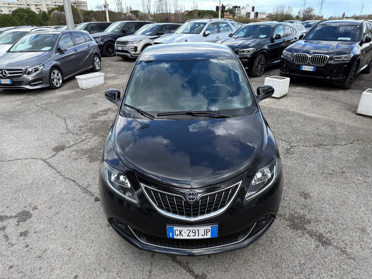 Lancia Ypsilon 1.0 FireFly 5 porte S&S Hybrid Ecochic Silver