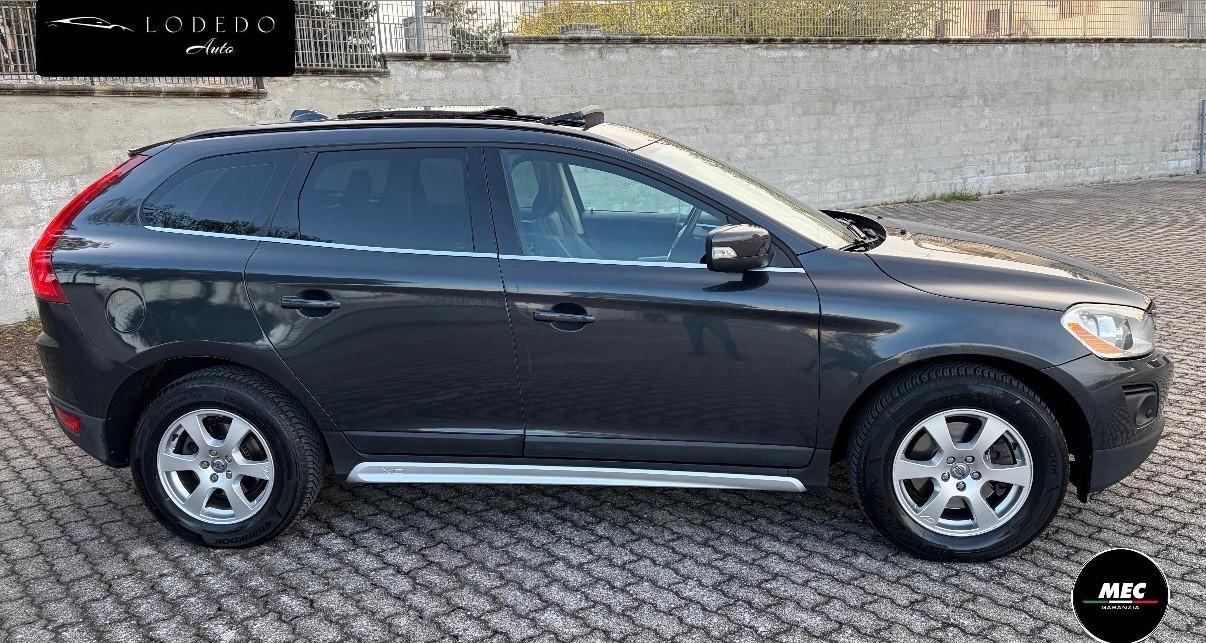 Volvo XC60 2.4 D5 Momentum “Tetto apribile” full optional
