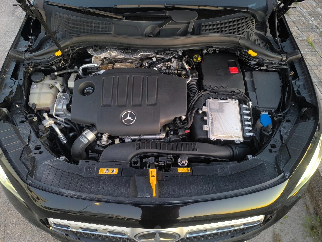 MERCEDES GLA SPORT PLUS 180cdi 09/2022 MOTORE 2.0 MERCEDES