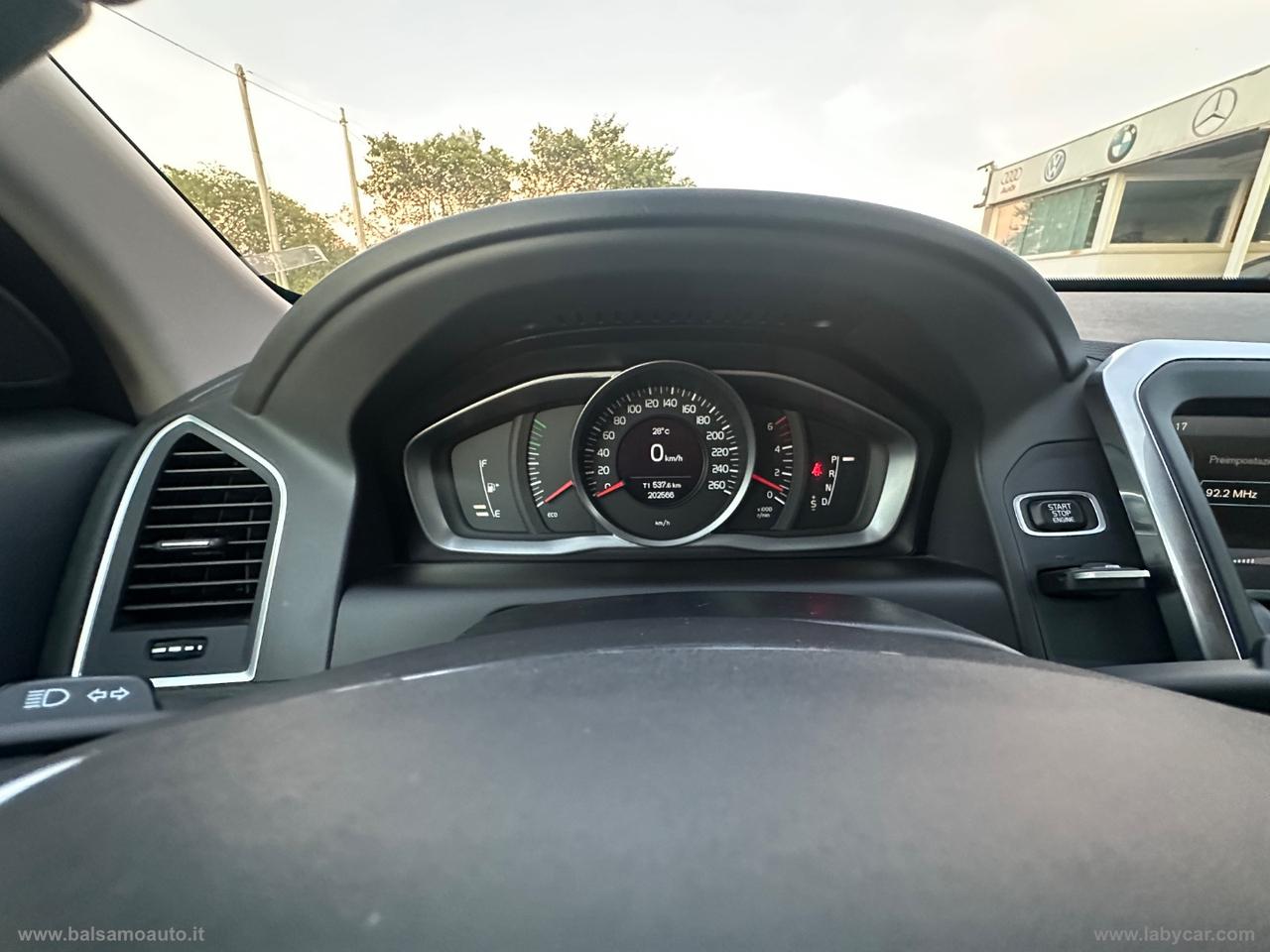 VOLVO XC60 AWD 2.4D Momentum