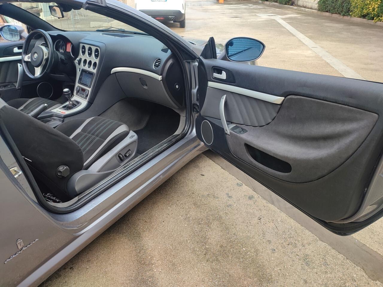 Alfa Romeo Spider 2.4 JTDm 210CV