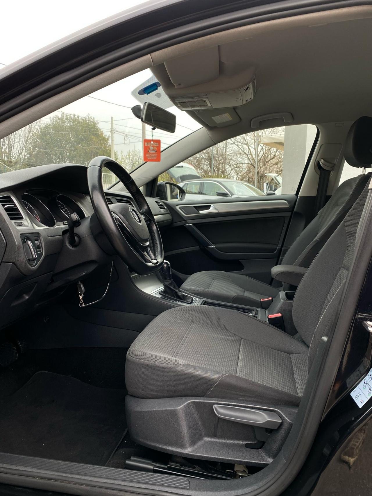 Volkswagen Golf 1.6 TDI DSG 5p.