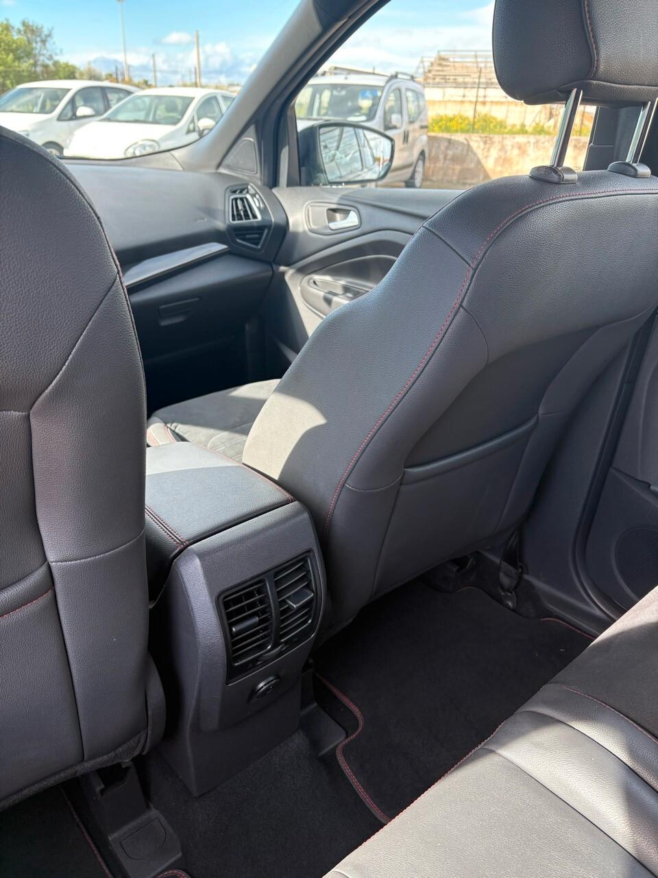 Ford Kuga 2.0 TDCI 120 CV S&S 2WD ST-Line