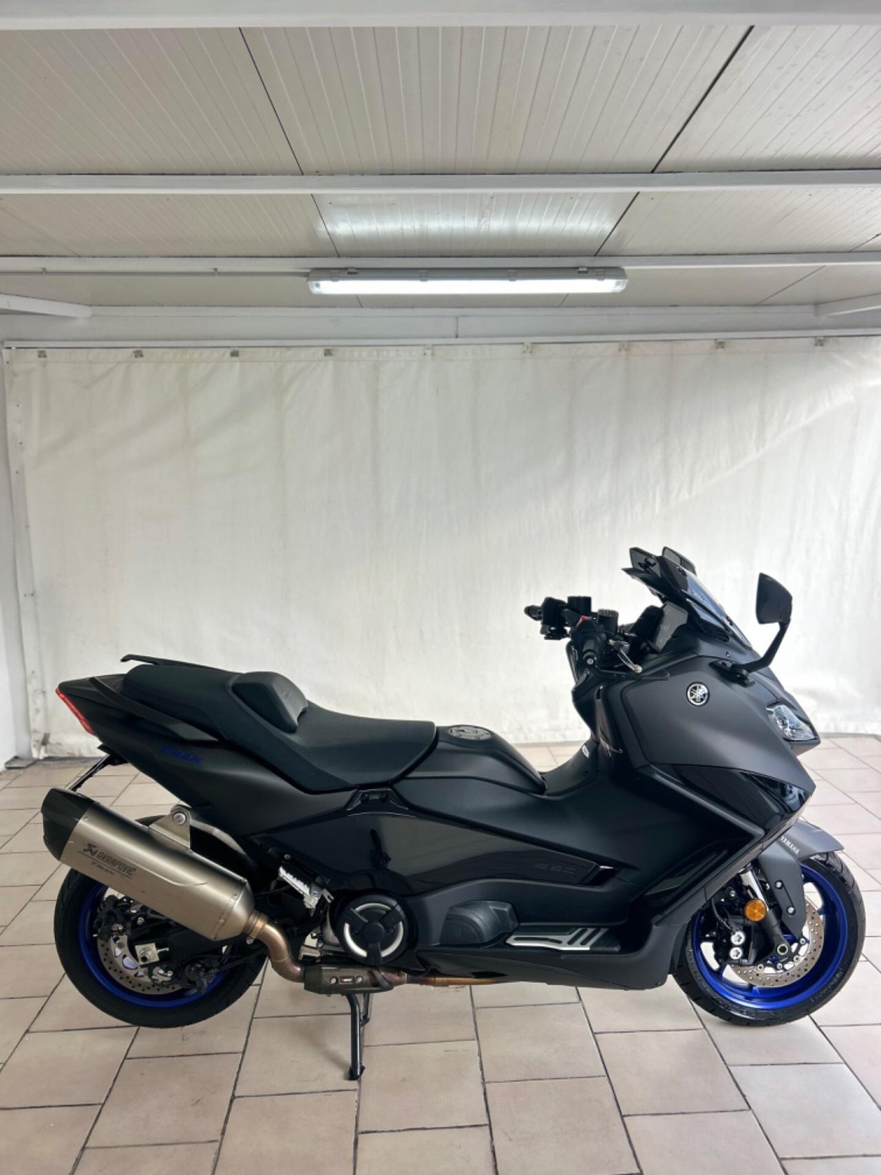 Yamaha T max 560 2024 0 sinistri Nuovo