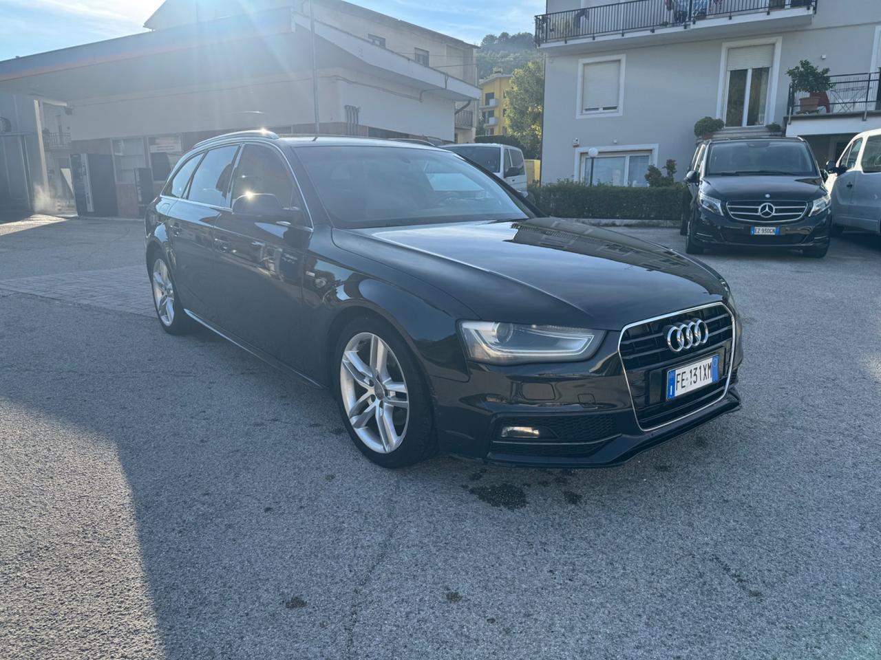 Audi A4 Avant 2.0 TDI S LINE